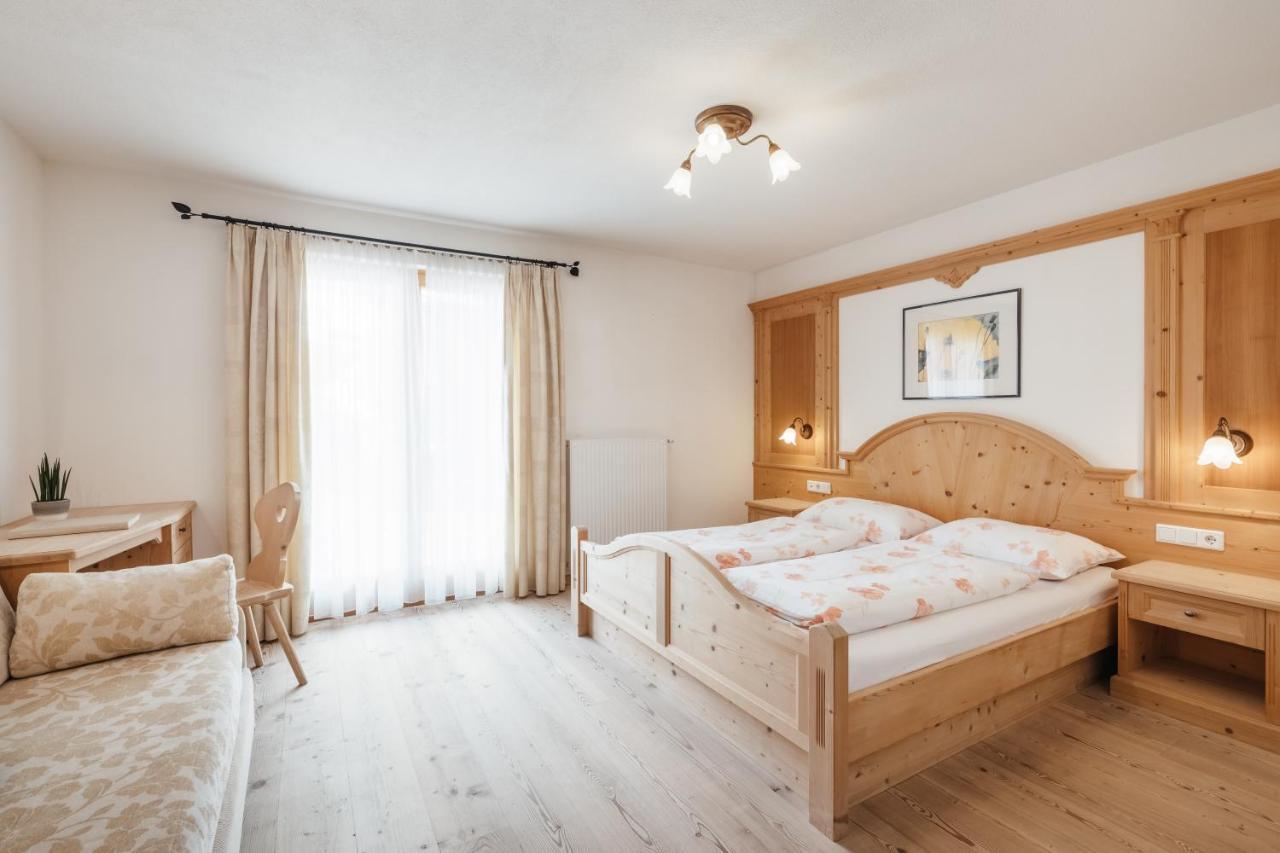 Garni Ciasa Urban Aparthotel Badia  Ngoại thất bức ảnh