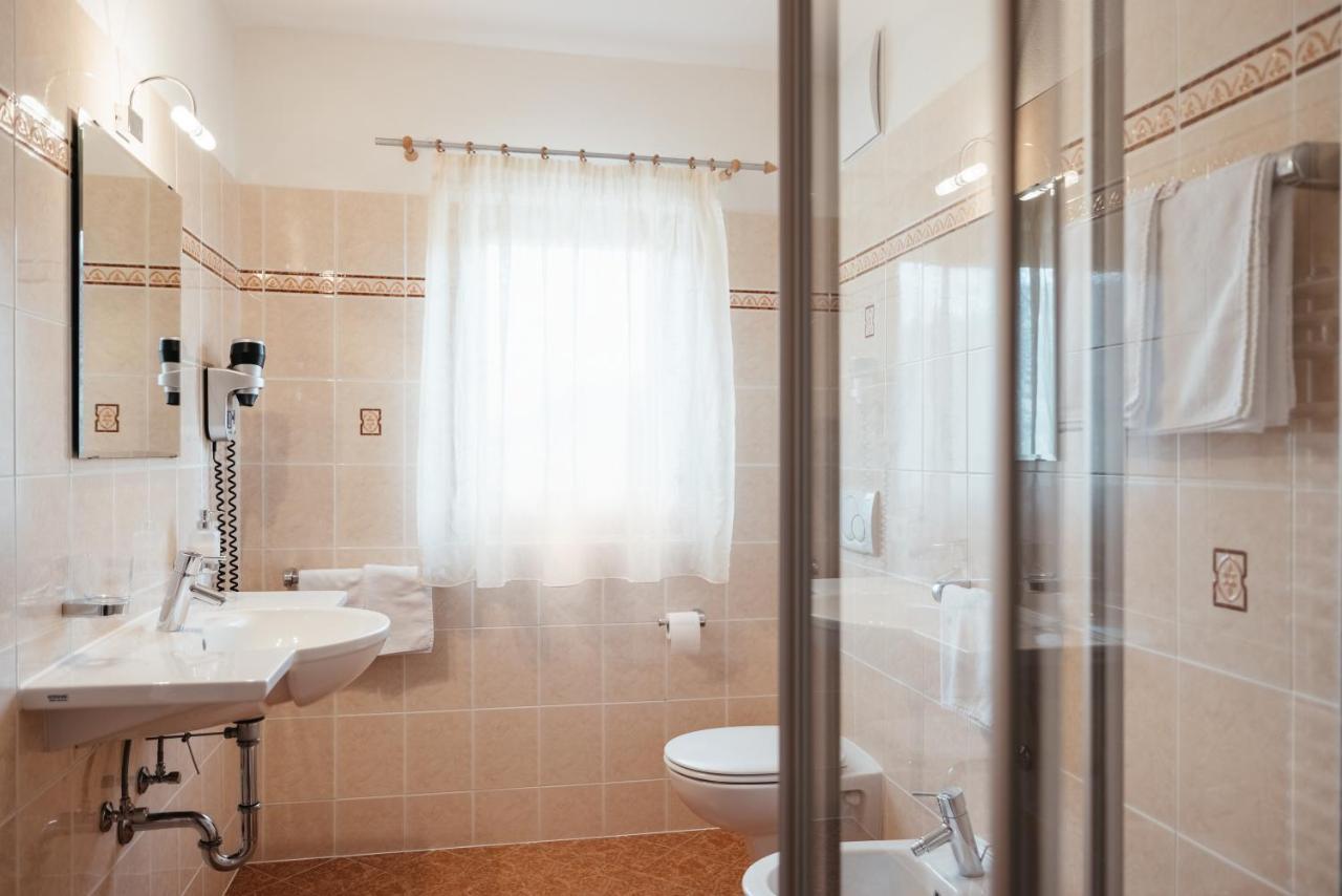 Garni Ciasa Urban Aparthotel Badia  Ngoại thất bức ảnh